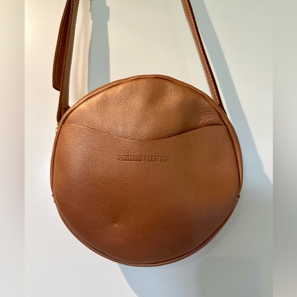 Portland Leather Large Circle Crossbody Bag - Picture 2 of 6